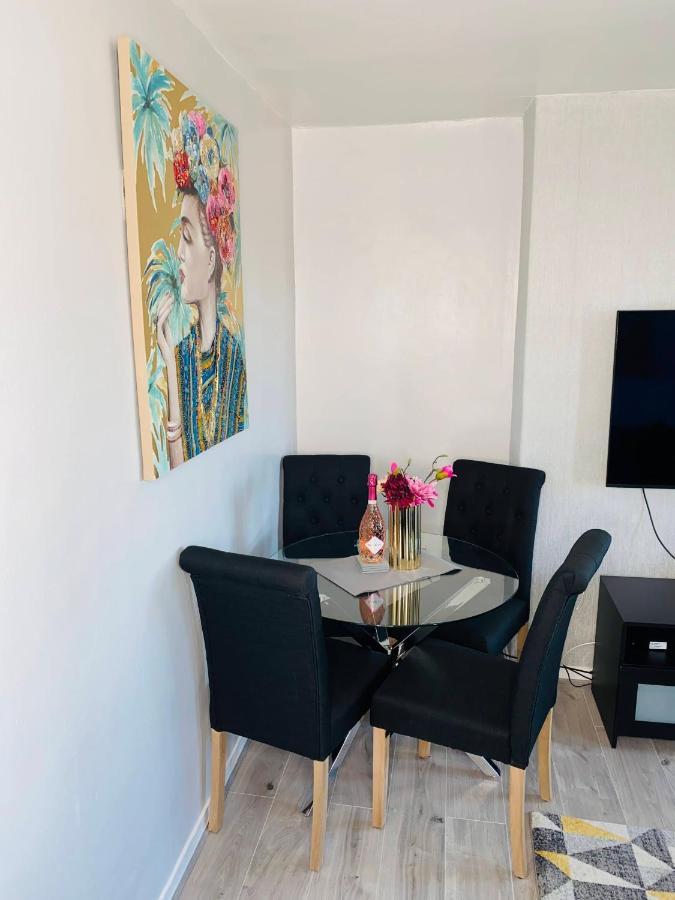 Bright, Spacious, Modern Interior Decor 2 Bedrooms Apartment With Amazing Views London Luaran gambar